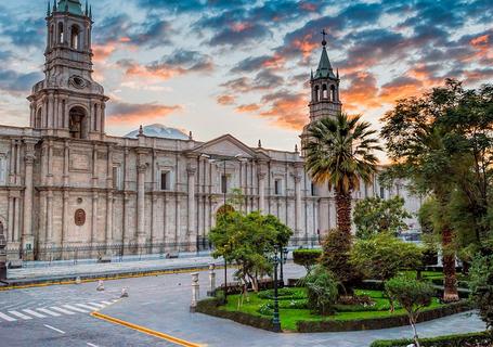 Arequipa City Tour & Santa Catalina Convent & Juanita Museum