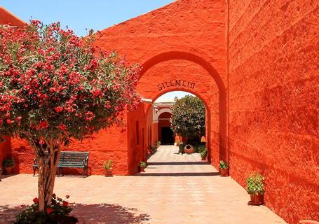 Arequipa City Tour & Santa Catalina Convent & Juanita Museum