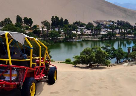 Buggie at the Huacachina oasis