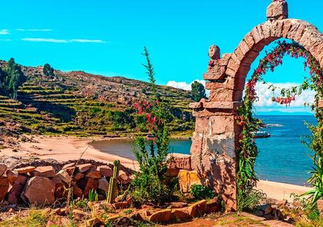 Islands of Lake Titicaca (Uros, Taquile & Amantani)