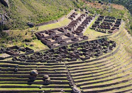 Llaqtapata ruins a zoom view