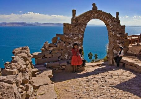 Titicaca Islands: Uros, Taquile & Luquina