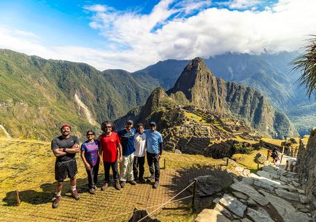 1 INCA TRAIL PREMIUM - Family Group at Machu Picchu