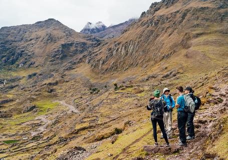4 Lares Trek - Tourists listening to the guide on the Lares Trek