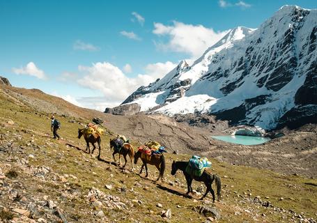 1 Ausangate Trek - Horses and Ausangate Mountain