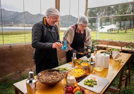 1 Cooking Class - Tourists preparing food