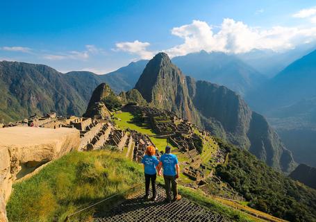 3 Luxury IncaTrail - Couple at Machu Picchu