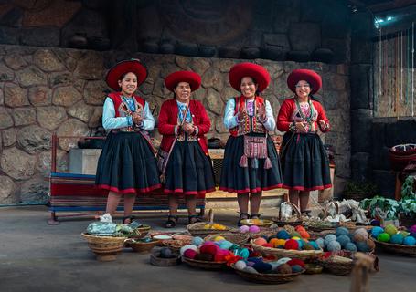 3 Machu Picchu Express - Chinchero weavers