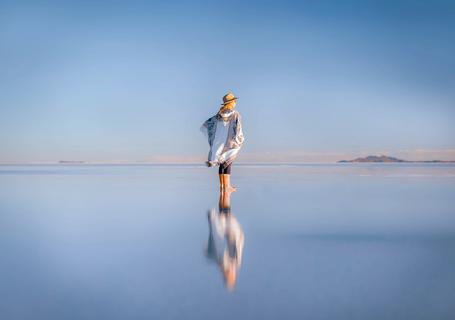 0 Uyuni to Atacama - Classic photo at Uyuni