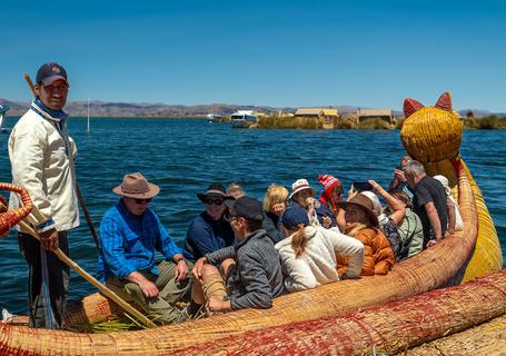 3 Uros half day - tourists on a totora boat