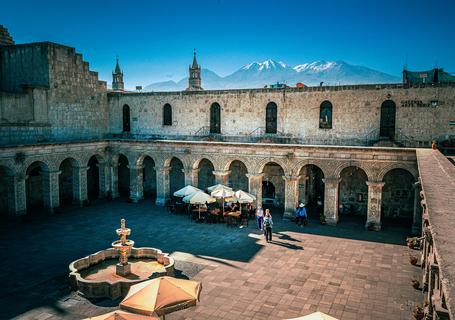 8 Arequipa Walking Tour - Colonial patio