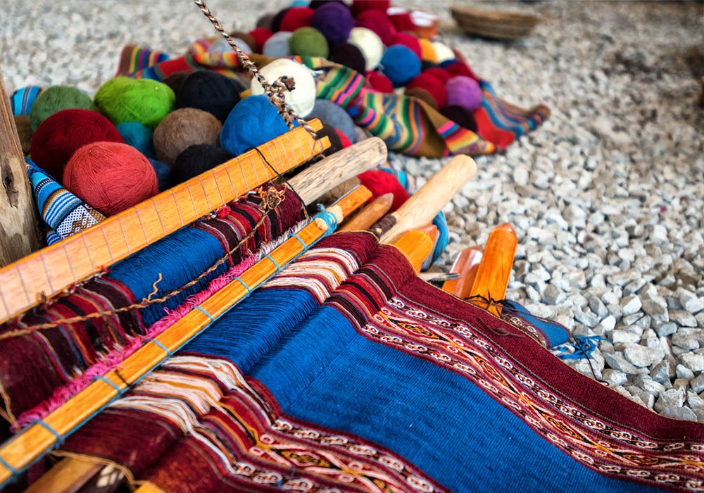 4 Ccorccor (Chincheros) in the traditional Andean weaving center