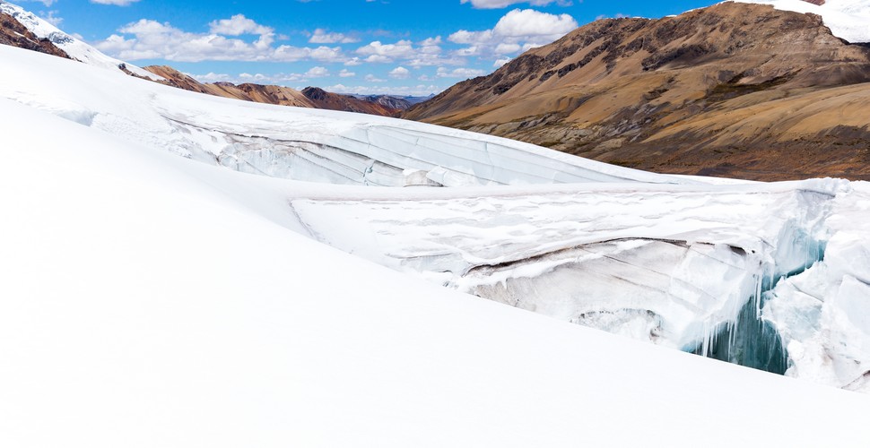 The Quelccaya Ice Cap is found at 5,600 meters (18,400 feet) elevation, high in the Peruvian Andes. It was declared the world’s largest tropical glacier by the U.S. geologist Lonnie Thompson, with a surface area of 44 square km (17 square miles. You can visit Phinaya on your Ausangate Trek. Phinaya is an indigenous Quechua community found at the foot of the Quelccaya.