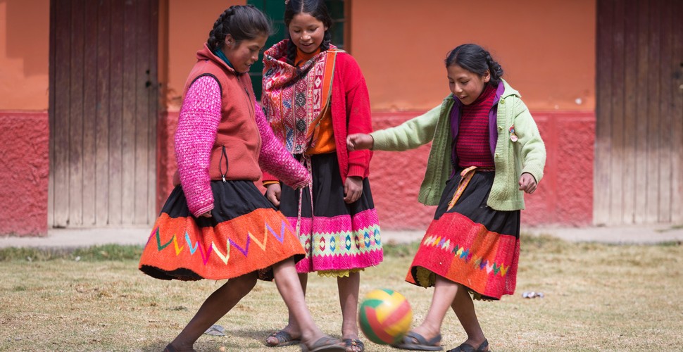 By visiting The Rukha Allyu Community in Huilloc, you can contribute to sustainable tourism directly. You will be supporting a community that depends on its ancestral techniques and natural resources to sustain its unique way of life. This is a chance to travel responsibly and make a positive impact on your Peru vacation packages.
