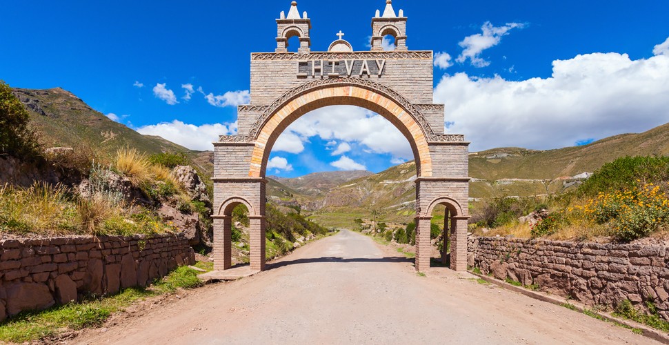 Chivay is the official gateway to the Colca Canyon. It is 163 kilometers by road from Arequipa. The own´s streets, squares, and churches have the traditional characteristics of a Peruvian mountain town with a peaceful life and many ancient customs. Among the main tourist attractions are the thermal baths of La Calera, the Colca planetarium, the colonial church as well as the routes that lead to the Colca Canyon.  Visit Chivay on Arequipa to Colca Canyon excursions.