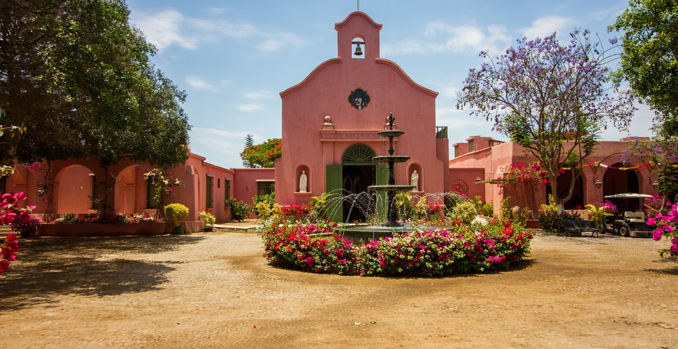 The Vendimia International Festival first took place in 1958 as a way to celebrate grape harvesting and promote Peruvian Pisco. Coming from humble beginnings, the festival is now celebrated across Peru but is mostly celebrated in Ica and other Pisco-producing regions, south of Lima. Visit on Ica Peru tours!