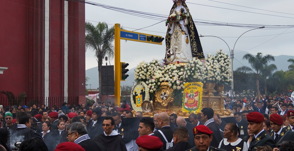 If insane crowds are your thing, the Santa Rosa de Lima festivities will be right up your street. People of all ages, the young, the elderly, babies, and even the dogs head to downtown Lima to pay their respects. The crowds pile in to catch a glimpse of the statue of Santa Rosa of Lima. One of the traditions is to go to the church of Saint Rose of Lima and throw a piece of paper with a petition written on it into the well. See the church when you visit Lima on your Peru tour packages.