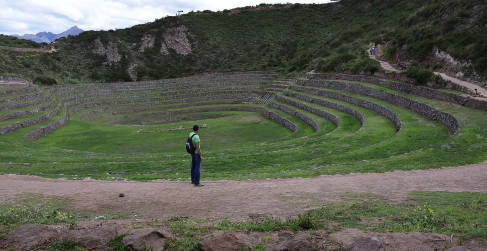When you visit The Misminay community, you will have remarkable views of the Inca ruins of Moray. Having no written language, the purpose of this stunning place is shrouded in mystery. What we do know is that this was an ancient agricultural laboratory of the Incas. They experimented with growing crops on the different circular terraces, characteristic of this impressive archaeological site. Visit on your Cusco day trips! 