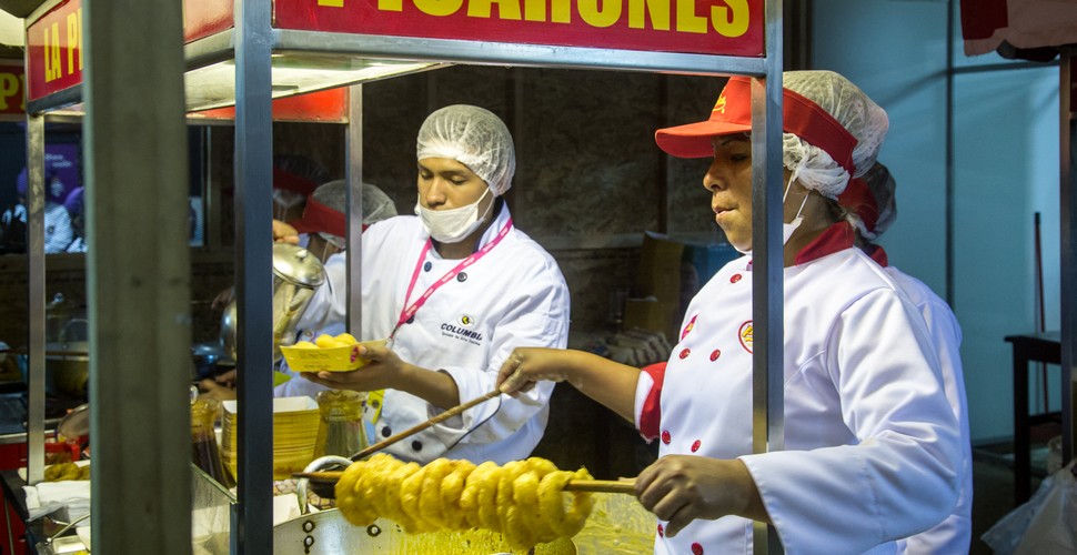 Picarones are sweet Peruvian doughnuts made from a mixture of sweet potato and flour. This batter is then deep-fried and drizzled in a molasses-based syrup. This is definitely one of the best street foods when you visit Peru for those with a sweet tooth!!