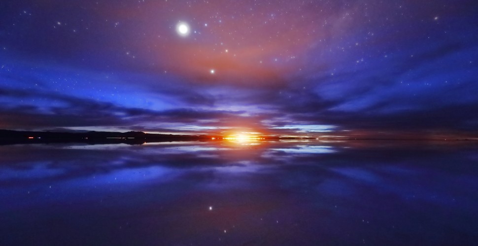 Just imagine stargazing with that person who is a “sky full of stars” to you,in a place where there is no horizon. A stargazing tour can be combined either with a sunset or a sunrise over the salt flats. Experiencing a sunset/sunrise over the Salar de Uyuni is an unforgettable and romantic moment with zero light pollution.