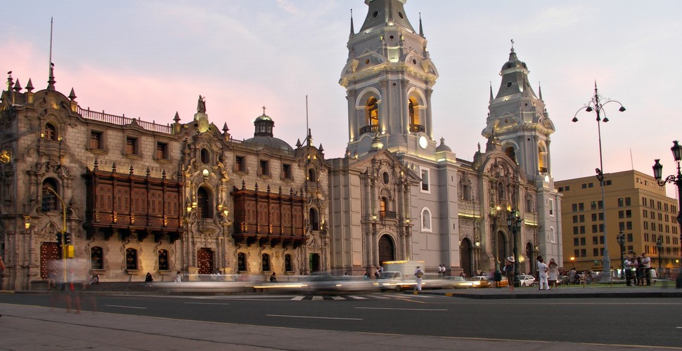 Lima,  Peru is called the City of Kings. Peru´s capital has plenty on offer to satisfy the adventurous traveler’s appetite. Whether it’s the historical architecture the world-class cuisine, the surfing, or the nightlife, Lima really offers something for everyone on their Peru tour package.