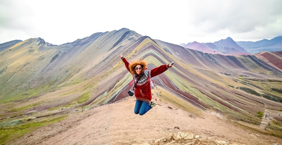 To visit Peru is the dream of many travelers from all over the world. This includes solo female travelers. The country offers a variety of cultural experiences, spectacular landscapes, and important historical sites, however, safety is always an important consideration.  While there are safety concerns to be mindful of when on your Peru vacation packages, Peru is generally safe for solo female travelers who take the precautions. 