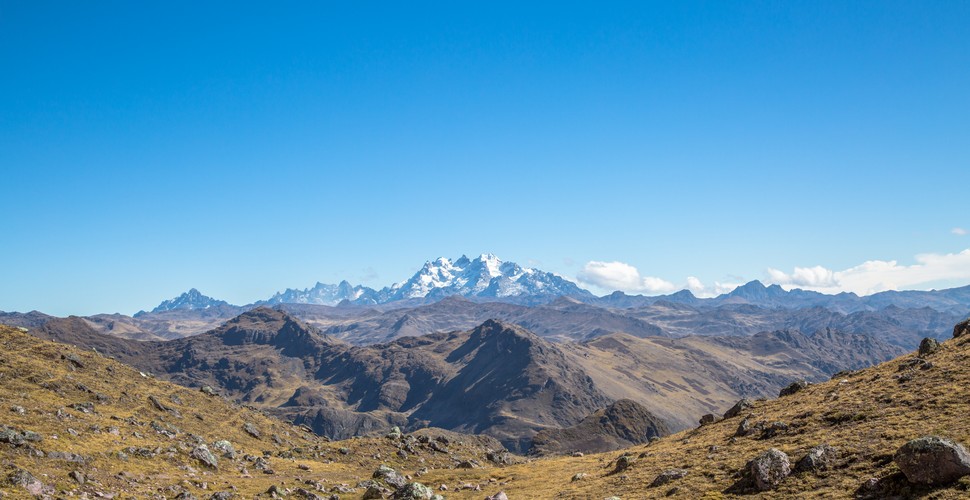 The Lares Trek to Machu Picchu is a lesser-visited alternative to the Inca Trail trek. It offers hikers a more cultural experience as well as spectacular Andean landscapes. The Lares trek passes through remote Andean hamlets, crosses high-altitude passes, and passes through picturesque valleys, to arrive at the iconic Machu Picchu. 