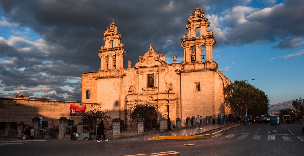 The Recoleta Church is located near the Plaza de Armas in Cajamarca. This makes it easy to visit on a Cajmarca city tour. The church is open to visitors, who can admire the internal architecture and learn about its place in Peru´s history.