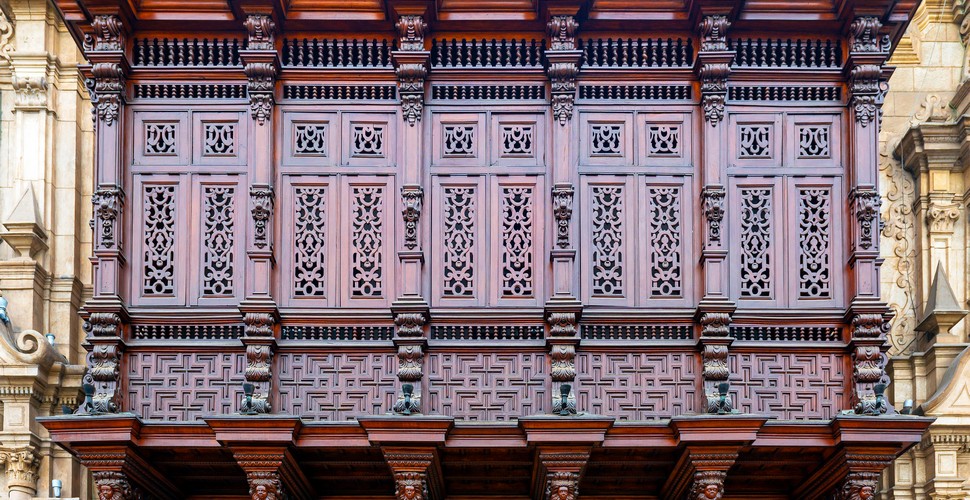 The Spanish Baroque influence in Peru is a fascinating part of the country's cultural and architectural heritage. When the Spanish arrived in the 16th century, they brought with them their architectural styles and religious art.. The Spanish styles fused with local Peruvian styles and can be seen on Peru tour packages, especially in cities such as Lima and Cusco.