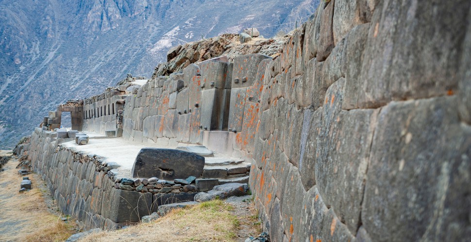 On your Peru tour packages, one of the most important structures in Ollantaytambo ruins is the Ñusta's Bath. This ceremonial fountain showcases the Inca’s sophisticated hydraulic engineering. The water channels and fountains throughout Ollantaytambo highlight the importance of water in Inca society.