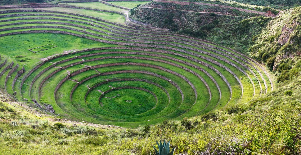 The Maras and Moray tour generally lasts for half a day. This makes it a perfect Cusco day trip go exploring the Sacred Valley. Combined tours often include visits to other nearby attractions such as the town of Chinchero or the Ollantaytambo ruins.