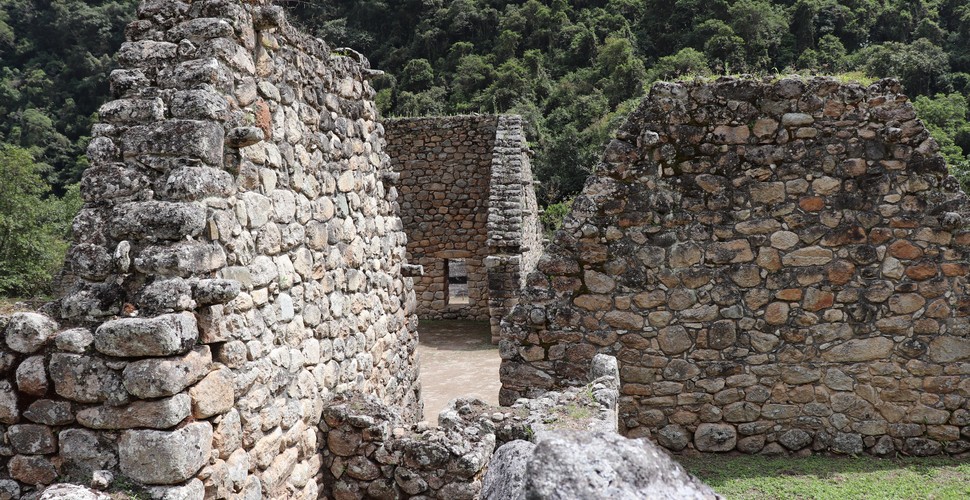 Chachabamba is a lesser-visited archaeological site found along the short Inca Trail. This is the first archaeological site long waiting to be discovered by trekkers who hike the Inca Trail to Machu Picchu.