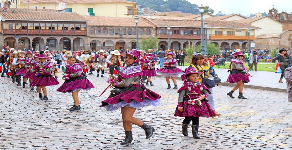 The university's allegory festival reflects the heritage of Cusco. This Peru festival symbolizes its commitment to academic excellence and cultural preservation. The allegory often includes elements representing the Inca Empire. This includes elaborate floats  that depict scenes of cultural heritage.