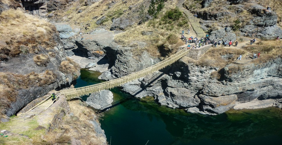 The Q'eswachaka Bridge, located in the Quehue District of Peru, can be visited on a Cusco day trip. It is a remarkable example of traditional Inca engineering and craftsmanship. Each year, the rope bridge is rebuilt by the local community.