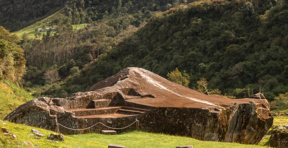 Ñusta Hispana or Yurac Rumi, is a sacred white rock in Vilcabamba.